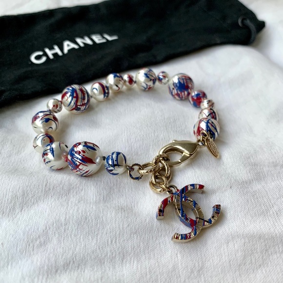 CHANEL PAINT SPLATTER & CC LOGO PEARL BRACELET - Picture 5 of 5